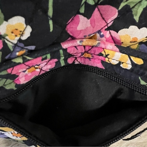 VERA BRADLEY Wildflower Garden Zipper Hipster Crossbody Yellow Floral REPAIRED - Picture 4 of 17